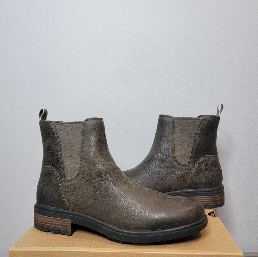 UGG Harrison Chelsea Boots